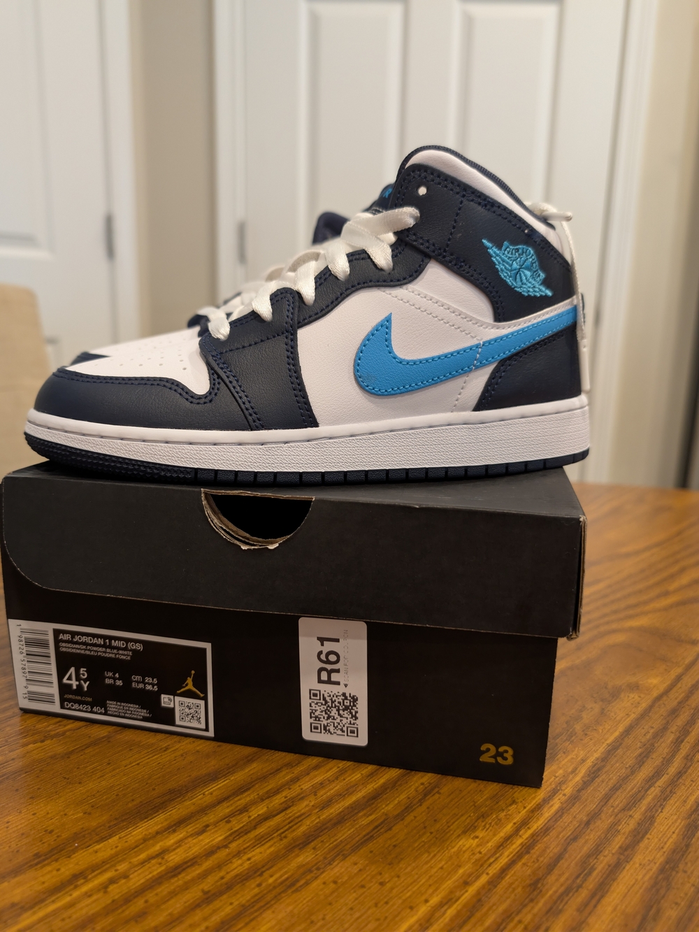 Air Jordan 1 Mid Size 4.5y Or 6 Women